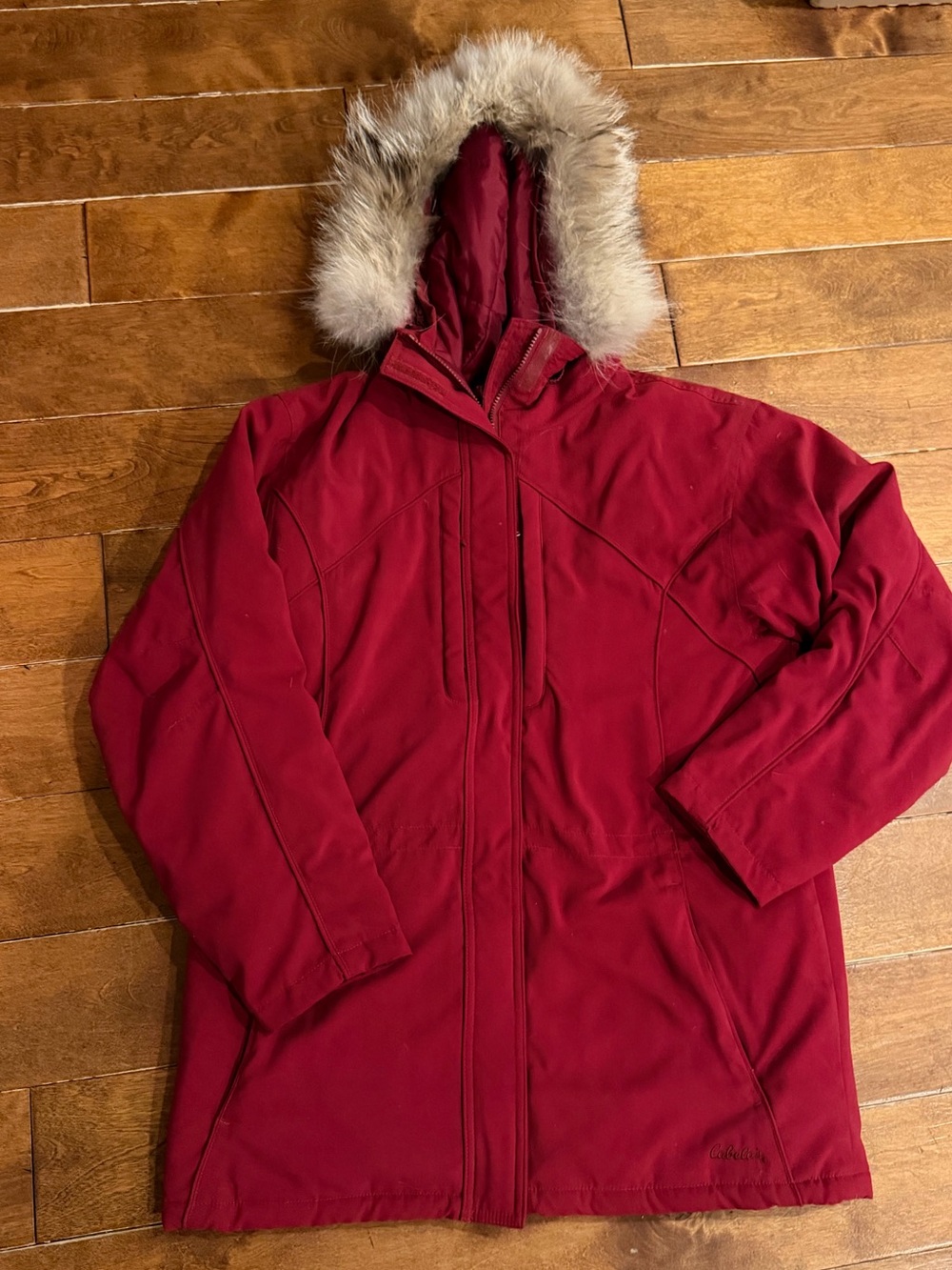 Cabela's Women's Burgundy Ski Parka with Coyote Fur Trim Hood size Medium